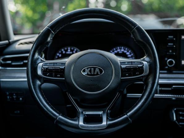 Kia K5 III с пробегом 2021 года, цена 2 175 000 рублей, 122983 км, седан, Автокод Объявления
