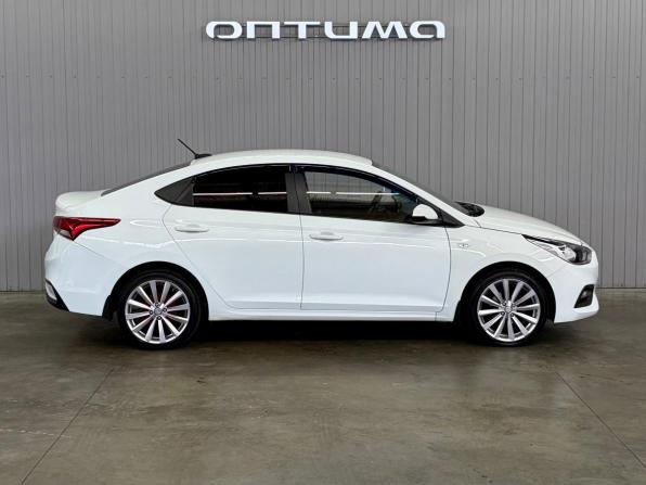 Hyundai Solaris II с пробегом 2018 года, цена 1 297 000 рублей, 101656 км, седан, Автокод Объявления