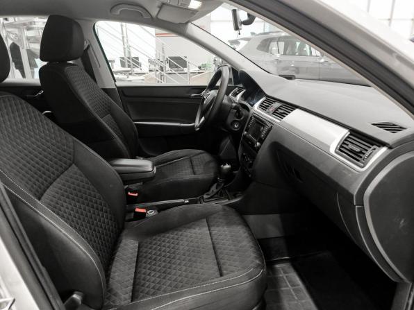 Skoda Rapid I с пробегом 2016 года, цена 950 000 рублей, 285000 км, лифтбек, Автокод Объявления