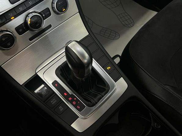 Volkswagen Passat B7 с пробегом 2012 года, цена 1 150 000 рублей, 215859 км, седан, Автокод Объявления