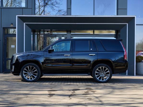 Cadillac Escalade IV с пробегом 2019 года, цена 5 350 000 рублей, 95850 км, внедорожник, Автокод Объявления