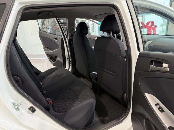 Hyundai Solaris I Рестайлинг с пробегом 2015 года, цена 1 096 000 рублей, 93800 км, хэтчбек, Автокод Объявления