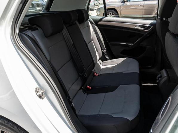 Volkswagen Golf VII Рестайлинг с пробегом 2017 года, цена 1 597 000 рублей, 42150 км, хэтчбек, Автокод Объявления
