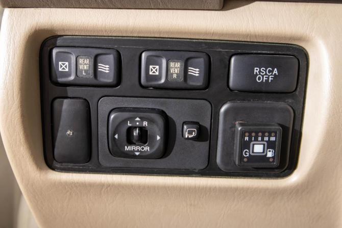 Lexus LX II Рестайлинг с пробегом 2003 года, цена 1 849 000 рублей, 279500 км, внедорожник, Автокод Объявления