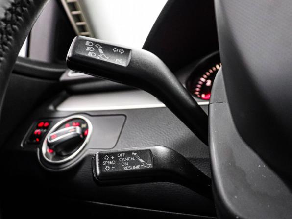 Volkswagen Passat B7 с пробегом 2011 года, цена 949 000 рублей, 197013 км, седан, Автокод Объявления