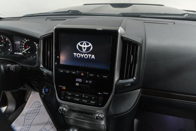 Toyota Land Cruiser 200 Series Рестайлинг 2 с пробегом 2015 года, цена 4 619 000 рублей, 211000 км, внедорожник, Автокод Объявления