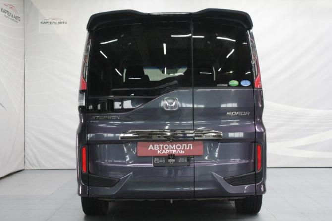 Honda Stepwgn V с пробегом 2015 года, цена 1 750 000 рублей, 82909 км, минивэн, Автокод Объявления