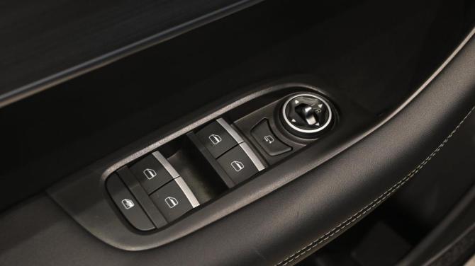 Chery Tiggo 7 Pro Plug-in Hybrid с пробегом 2023 года, цена 2 350 000 рублей, 4810 км, внедорожник, Автокод Объявления