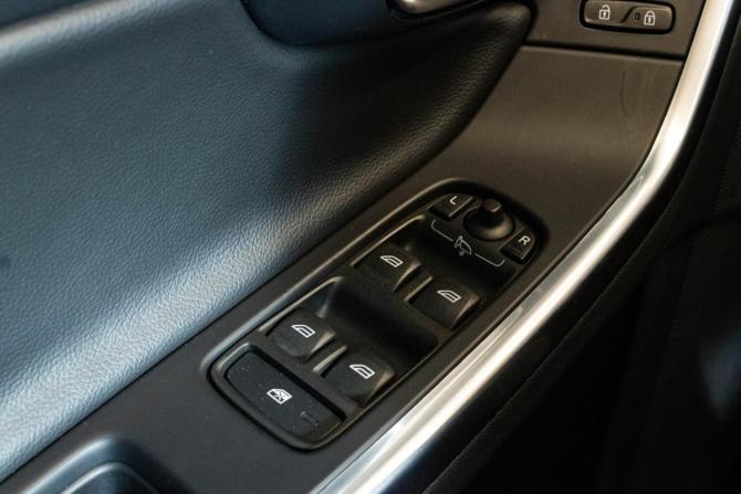 Volvo S60 II Рестайлинг с пробегом 2016 года, цена 1 530 000 рублей, 156705 км, седан, Автокод Объявления