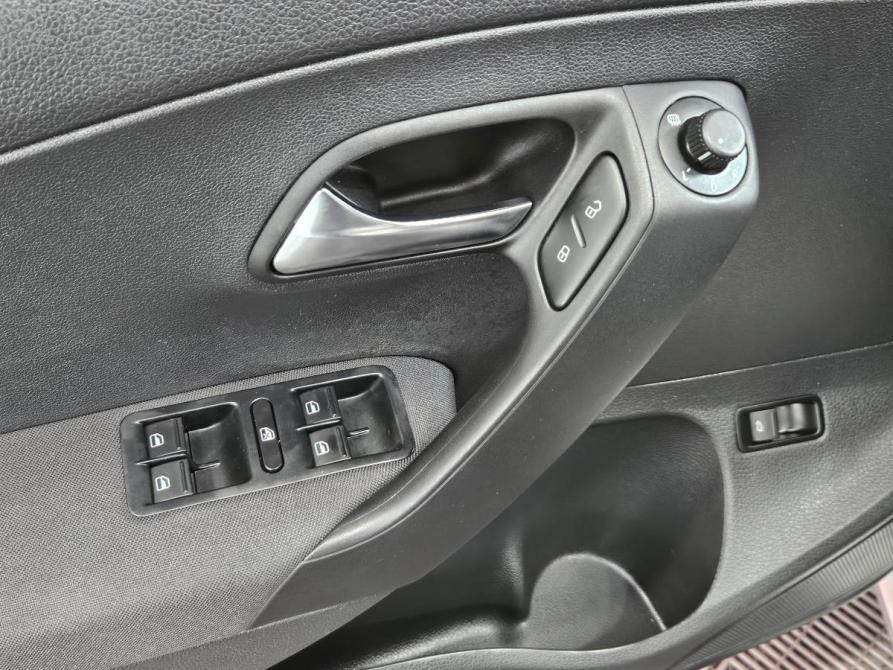 Volkswagen Polo V Рестайлинг Вологда  - изображение 16