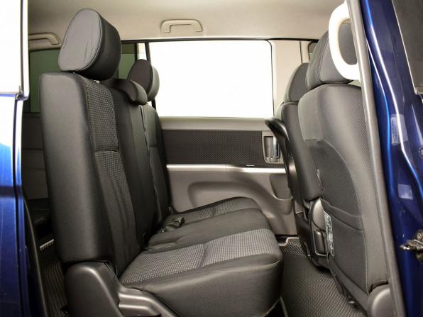 Toyota ISis I Рестайлинг с пробегом 2011 года, цена 1 199 999 рублей, 153771 км, компактвэн, Автокод Объявления