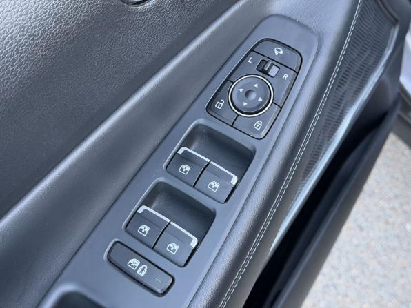Hyundai Santa Fe IV Рестайлинг с пробегом 2021 года, цена 3 300 000 рублей, 108630 км, внедорожник, Автокод Объявления