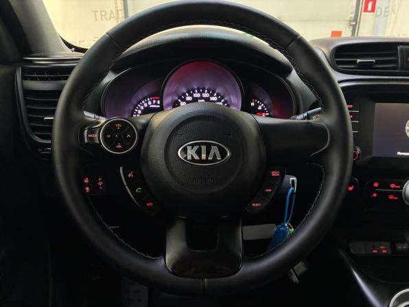 Kia Soul II Рестайлинг с пробегом 2019 года, цена 1 410 000 рублей, 205000 км, хэтчбек, Автокод Объявления