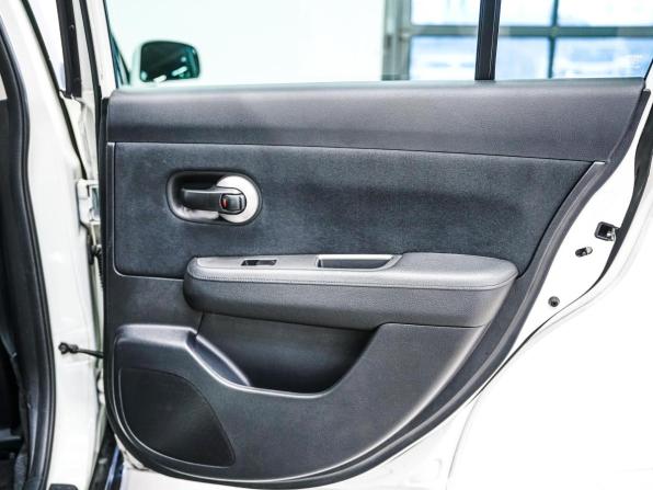 Nissan Tiida I с пробегом 2011 года, цена 840 000 рублей, 79756 км, хэтчбек, Автокод Объявления