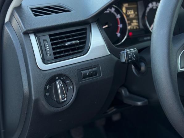 Skoda Rapid I Рестайлинг с пробегом 2019 года, цена 1 280 000 рублей, 76898 км, лифтбек, Автокод Объявления