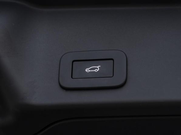 Land Rover Range Rover Evoque II Рестайлинг с пробегом 2024 года, цена 5 237 000 рублей, 1476 км, внедорожник, Автокод Объявления