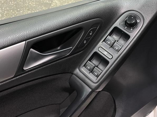 Volkswagen Golf VI с пробегом 2011 года, цена 670 000 рублей, 255660 км, хэтчбек, Автокод Объявления