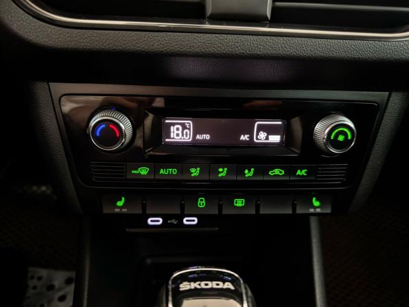 Skoda Rapid II с пробегом 2021 года, цена 1 560 000 рублей, 83869 км, лифтбек, Автокод Объявления