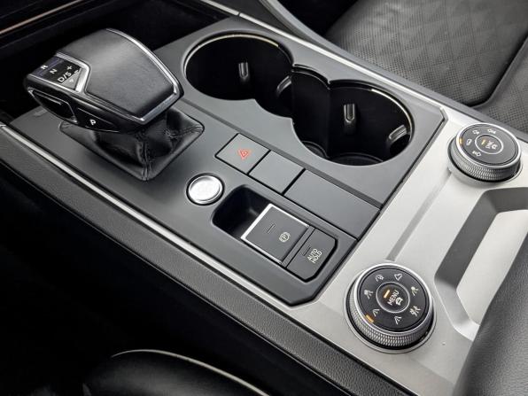 Volkswagen Touareg III с пробегом 2019 года, цена 4 430 000 рублей, 108625 км, внедорожник, Автокод Объявления