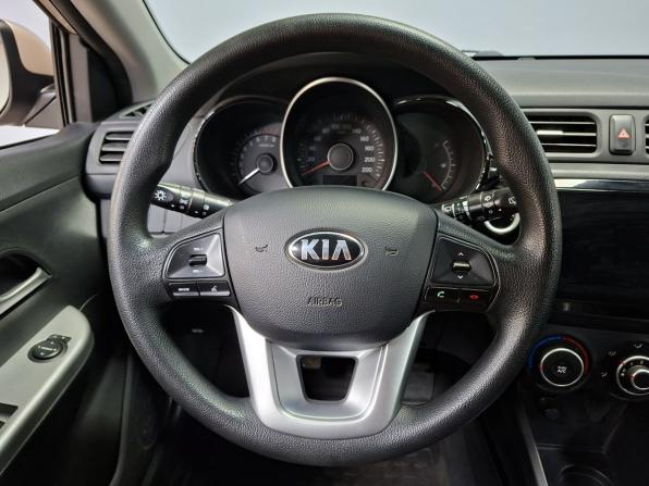 Kia Rio III с пробегом 2015 года, цена 920 000 рублей, 74838 км, хэтчбек, Автокод Объявления