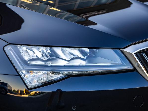 Skoda Superb III Рестайлинг с пробегом 2021 года, цена 2 698 000 рублей, 73979 км, лифтбек, Автокод Объявления