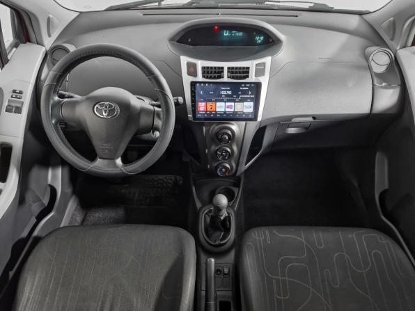 Toyota Yaris II Рестайлинг с пробегом 2010 года, цена 549 000 рублей, 136909 км, хэтчбек, Автокод Объявления