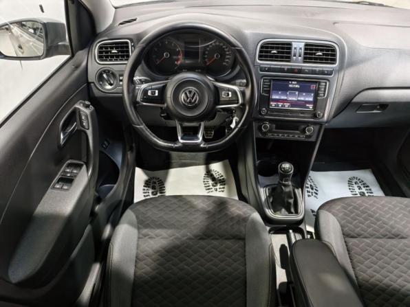 Volkswagen Polo V Рестайлинг с пробегом 2018 года, цена 1 015 000 рублей, 95219 км, седан, Автокод Объявления