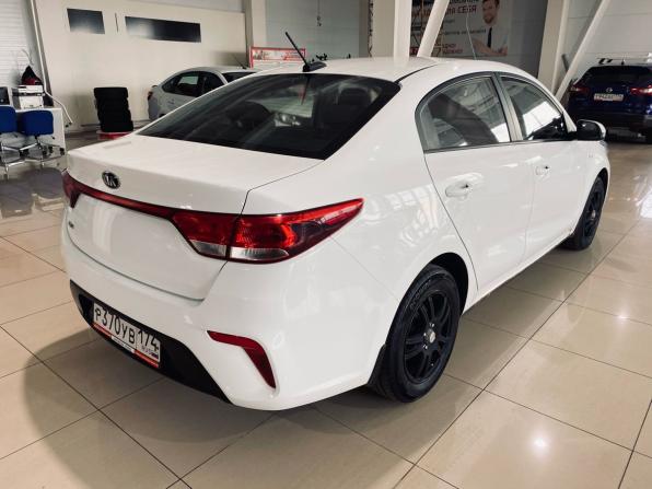 Kia Rio IV с пробегом 2018 года, цена 1 300 000 рублей, 121000 км, седан, Автокод Объявления