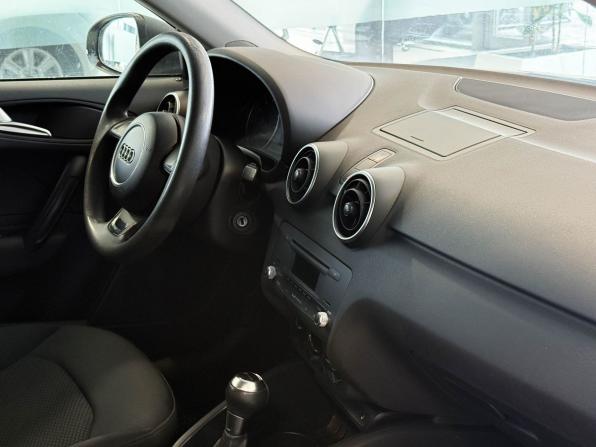 Audi A1 I (8X) с пробегом 2013 года, цена 737 000 рублей, 213165 км, хэтчбек, Автокод Объявления