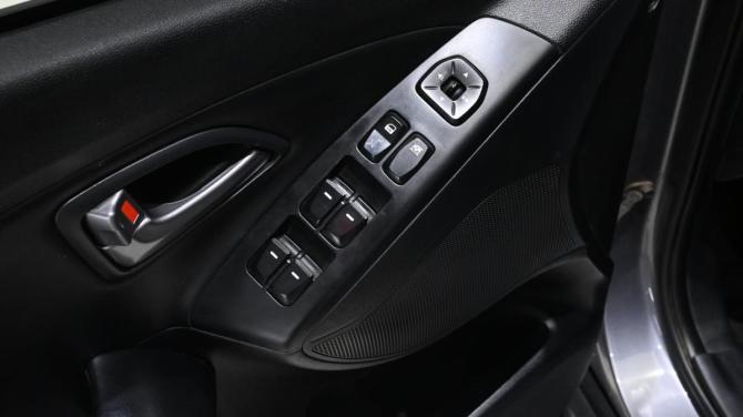Hyundai ix35 I Рестайлинг с пробегом 2015 года, цена 1 375 000 рублей, 150676 км, внедорожник, Автокод Объявления