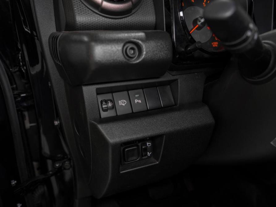Suzuki Jimny IV Москва  - изображение 20