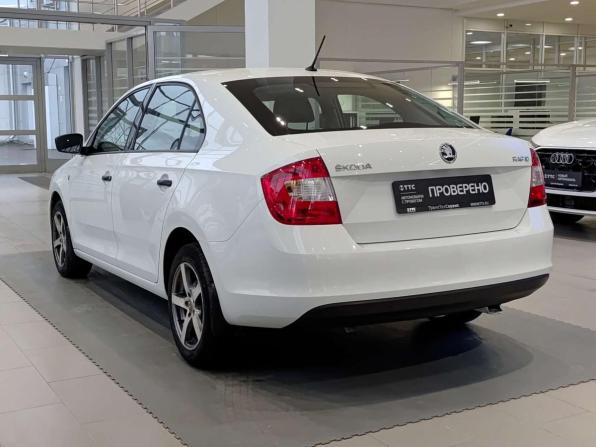 Skoda Rapid I с пробегом 2016 года, цена 1 020 000 рублей, 78157 км, лифтбек, Автокод Объявления