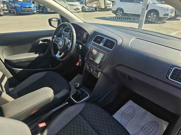 Volkswagen Polo V Рестайлинг с пробегом 2018 года, цена 1 299 995 рублей, 83643 км, седан, Автокод Объявления