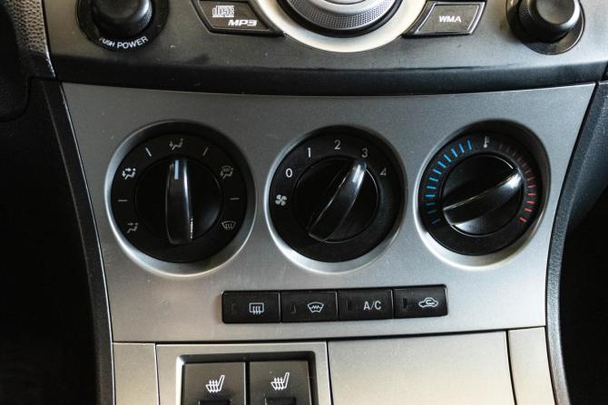 Mazda 3 II (BL) Рестайлинг с пробегом 2011 года, цена 999 000 рублей, 215566 км, седан, Автокод Объявления