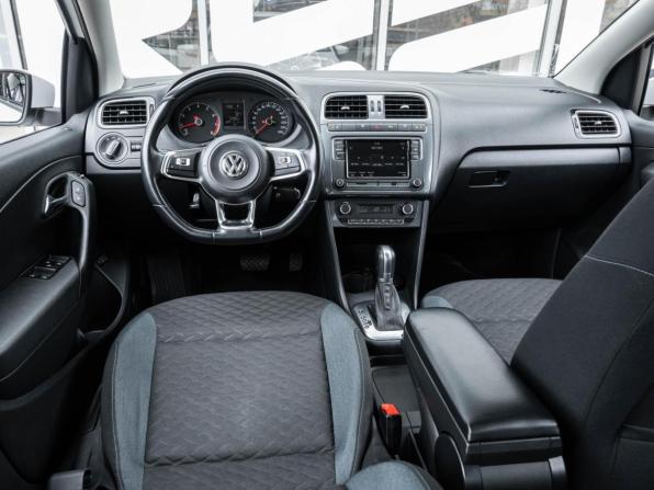 Volkswagen Polo V Рестайлинг с пробегом 2020 года, цена 1 620 000 рублей, 64896 км, седан, Автокод Объявления