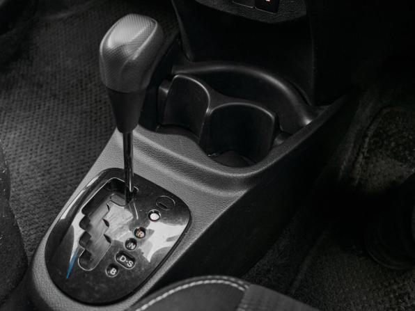 Toyota Vitz III (XP130) Рестайлинг с пробегом 2018 года, цена 1 050 000 рублей, 110957 км, хэтчбек, Автокод Объявления