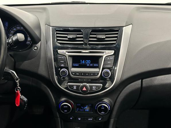 Hyundai Solaris I Рестайлинг с пробегом 2016 года, цена 1 049 000 рублей, 99870 км, седан, Автокод Объявления