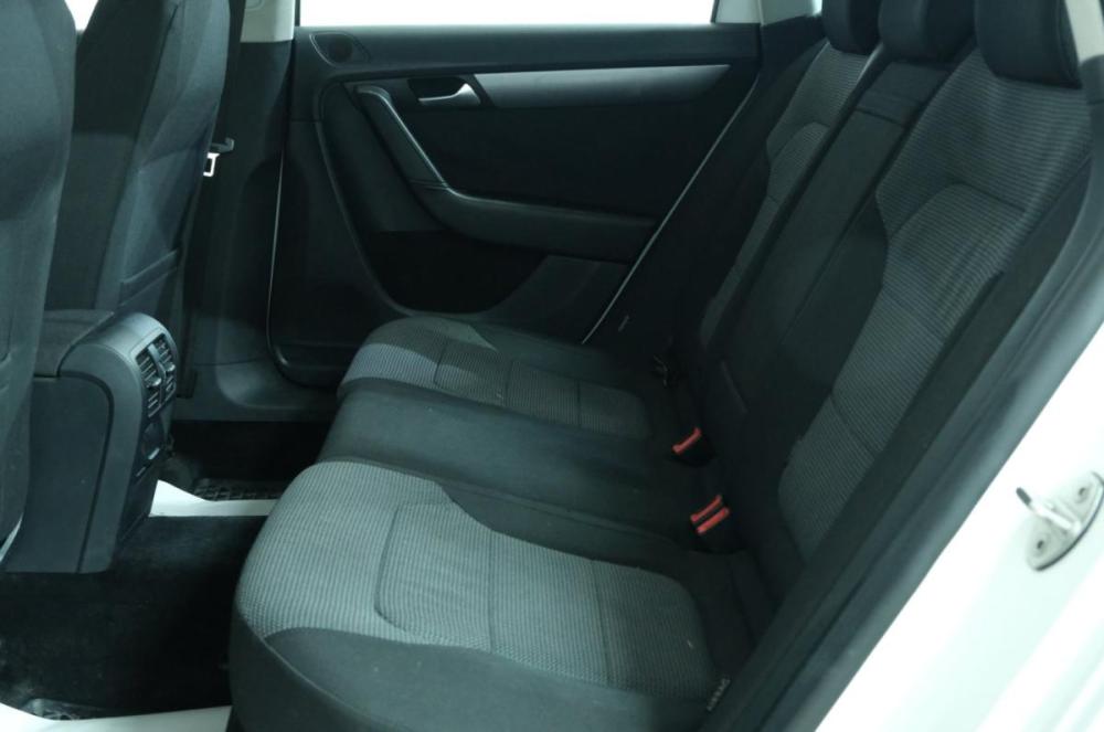 Volkswagen Passat B7 Омск  - изображение 22