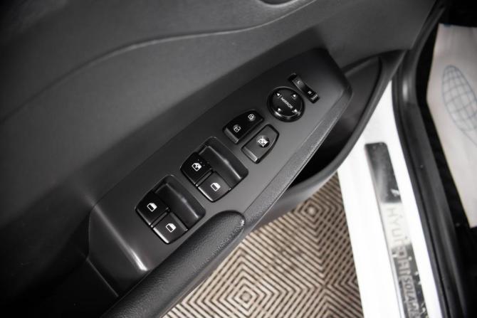 Hyundai Solaris II Рестайлинг с пробегом 2020 года, цена 999 000 рублей, 181235 км, седан, Автокод Объявления