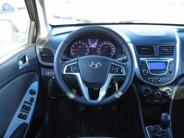 Hyundai Solaris I с пробегом 2013 года, цена 849 000 рублей, 127300 км, седан, Автокод Объявления