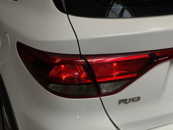 Kia Rio IV с пробегом 2018 года, цена 1 350 000 рублей, 96004 км, хэтчбек, Автокод Объявления