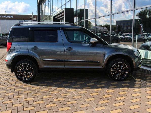 Skoda Yeti I Рестайлинг с пробегом 2015 года, цена 1 441 000 рублей, 106570 км, внедорожник, Автокод Объявления