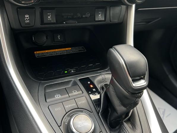 Toyota RAV4 V (XA50) с пробегом 2021 года, цена 4 350 000 рублей, 73045 км, внедорожник, Автокод Объявления