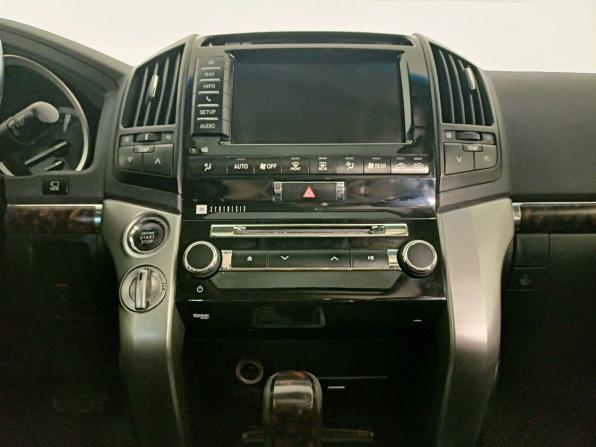 Toyota Land Cruiser 200 Series Рестайлинг 1 с пробегом 2013 года, цена 3 699 000 рублей, 221000 км, внедорожник, Автокод Объявления