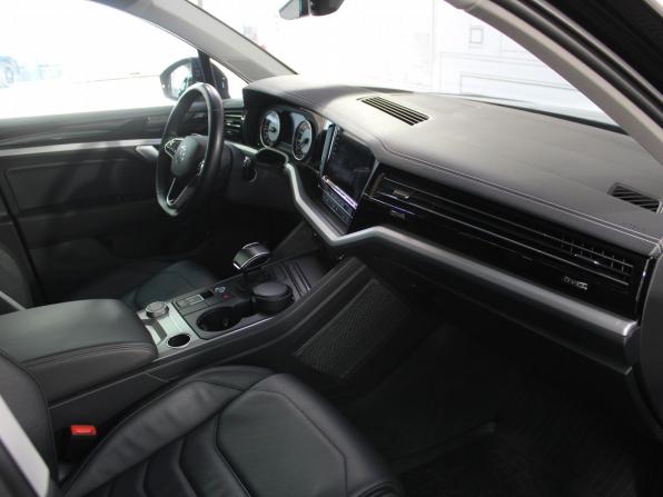 Volkswagen Touareg III с пробегом 2021 года, цена 5 650 000 рублей, 56265 км, внедорожник, Автокод Объявления