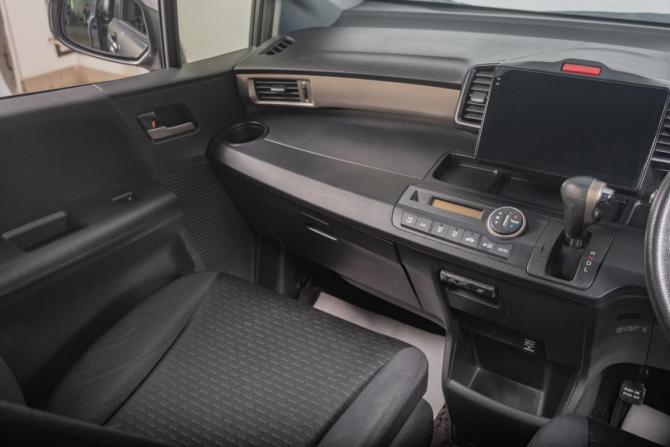 Honda Freed I Рестайлинг с пробегом 2012 года, цена 1 199 000 рублей, 175000 км, компактвэн, Автокод Объявления