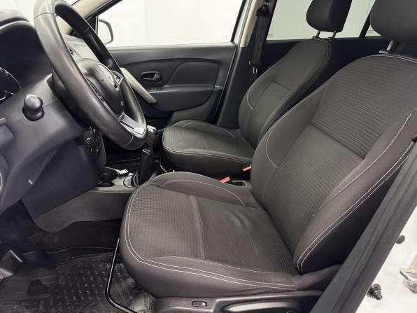 Renault Logan II Рестайлинг с пробегом 2022 года, цена 1 074 000 рублей, 117563 км, седан, Автокод Объявления