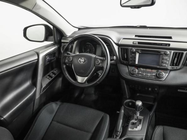 Toyota RAV4 IV (XA40) Рестайлинг с пробегом 2015 года, цена 1 989 000 рублей, 185400 км, внедорожник, Автокод Объявления