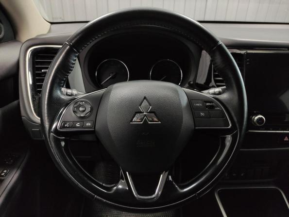 Mitsubishi Outlander III Рестайлинг 3 с пробегом 2021 года, цена 2 743 000 рублей, 68864 км, внедорожник, Автокод Объявления