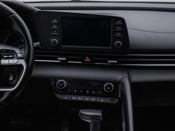 Hyundai Elantra VII (CN7) с пробегом 2021 года, цена 1 946 000 рублей, 59900 км, седан, Автокод Объявления